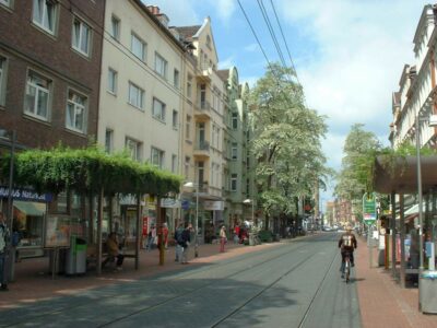 Begrünte Stadtbahnhaltestelle Leinaustraße