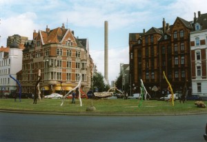 Kunstwerk aus Ästen der alten Kastanie