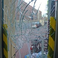 Anschlag auf DKP Büro in Hannover-Linden: Pflastersteine, Baseballschläger und Brandsätze ersetzen keine Argumente