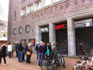 Treffpunkt vor dem TAK