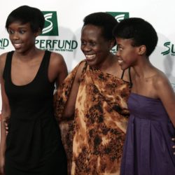 Esther Mujawayo und zwei ihrer Töchter bei den Women’s World Awards 2009 in der Wiener Stadthalle (Foto: Manfred Werner - Wikipedia)