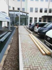Eingang Parkplatz