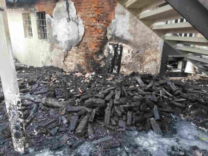 Lindener Turm Feuerholz verbrannt