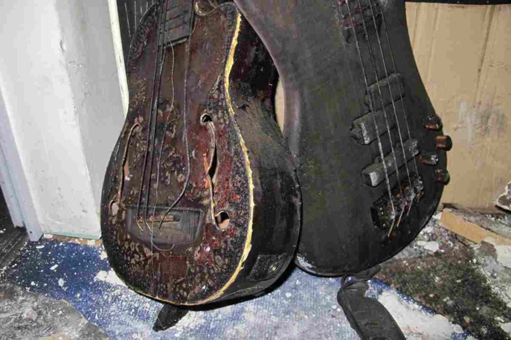 Verbrannte Gitarren