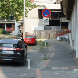 Blumenauer Straße: Unbrauchbarer Radweg