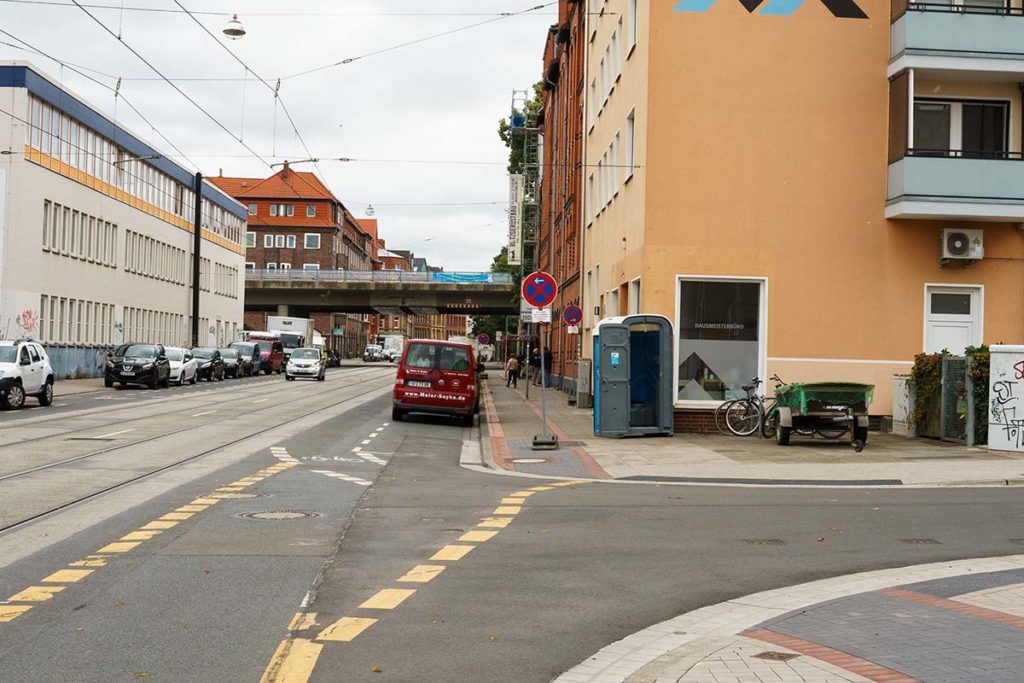 Gefährliche Einfädelung an der Elsa-Brandström-Straße