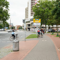 Auf der Ecke Blumenauer Straße-Fössestraße überschneiden sich Verkehrsströme