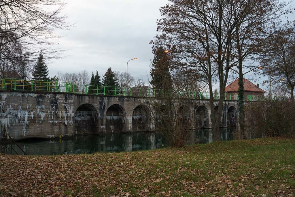 Blick auf die nördöstliche Trogmauer