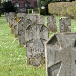 Fössefeldfriedhof – Der historische Militärfriedhof in Limmer