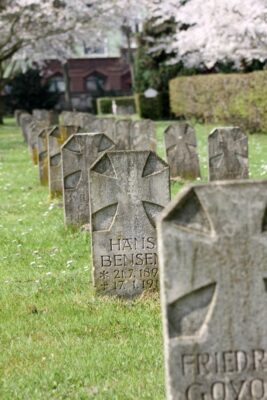 Grabsteine auf dem Fössefeldfriedhof