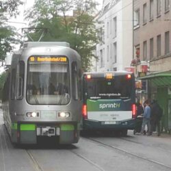 Üstra Linie 10 und Regio Bus 700
