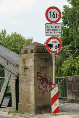 Beschilderung Gewichtsbeschränkung Kanalbrücke Wunstorfer Landstraße