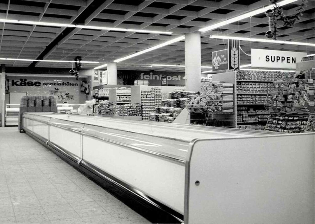 real Tiefkühltruhe, Käse- und Feinkosttheke im Hintergrund 1969