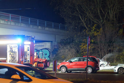 Autobrand unter Westschnellweg