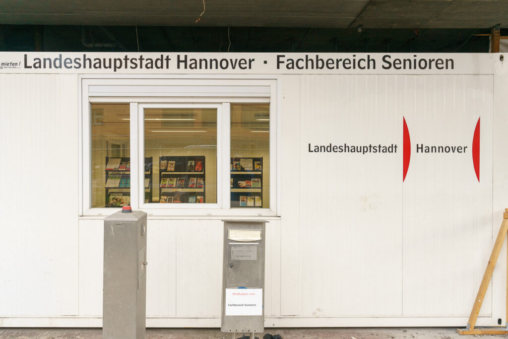 Provisorische Unterbringung des Fachbereichs Senioren in einem Container im Ihmezentrum
