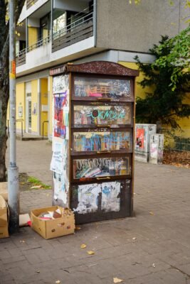 Bücherschrank am Pfarrlandplatz