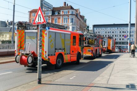 Dachbrand Ihme-Zentrum_ 6.04.2023 Dacharbeiten Bauarbeiten