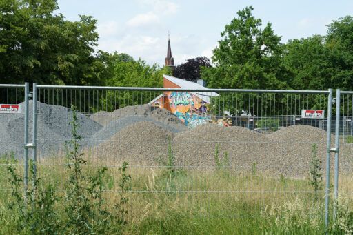 Schotterhaufen im VonAltenGarten