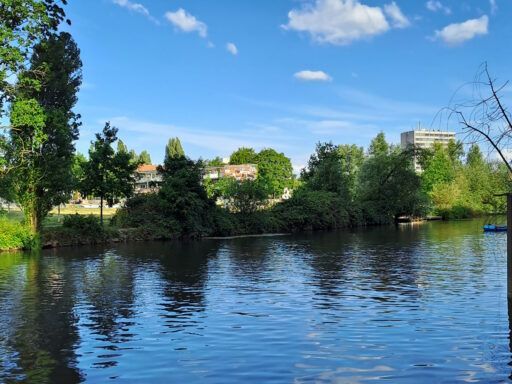 Peter-Fechter-Ufer mit Glocksee