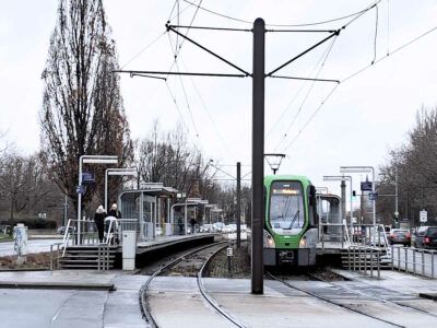 Linie 7 an Stadtbahn-Haltestelle Allerweg