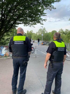 Ordnungsdienst an der Dornröschenbrücke