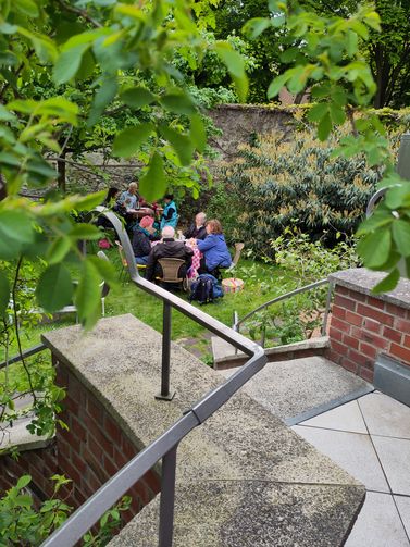 Sonntags-Garten-Café