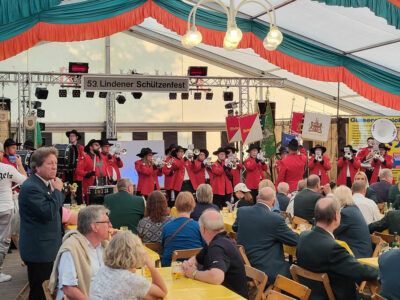 Lindener Schützen im Festzelt
