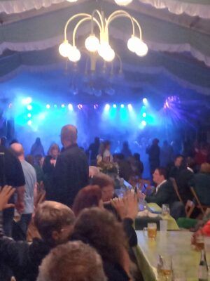 Party im Festzelt