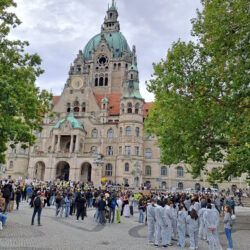 Schülerdemo IGS Linden vor dem Rathaus