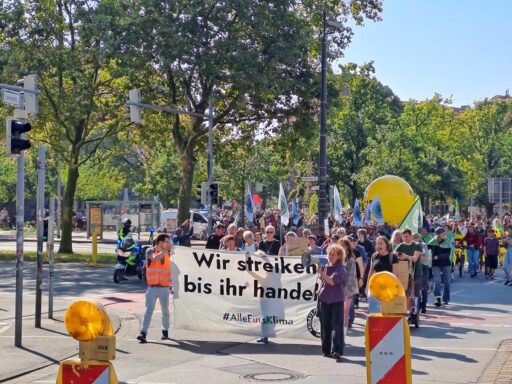 Start des Demonstrationszuges vom Küchengarten 2024