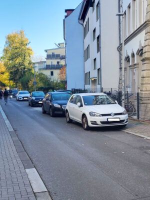 Parkende Autos Halteverbot Hohe Straße