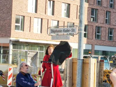 Stéphanie-Kuder-Straße-Legendenschild