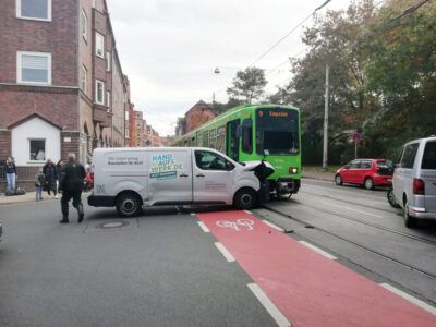 Verkehrsunfall mit Stadtbahn 18-10-24