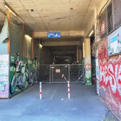 Gesperrter Weg durch das Ihme-Zentrum