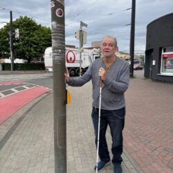 Klaus Kuhn ist blind unterwegs
