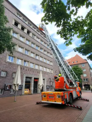 Drehleiter im Einsatz Küchengartenplatz