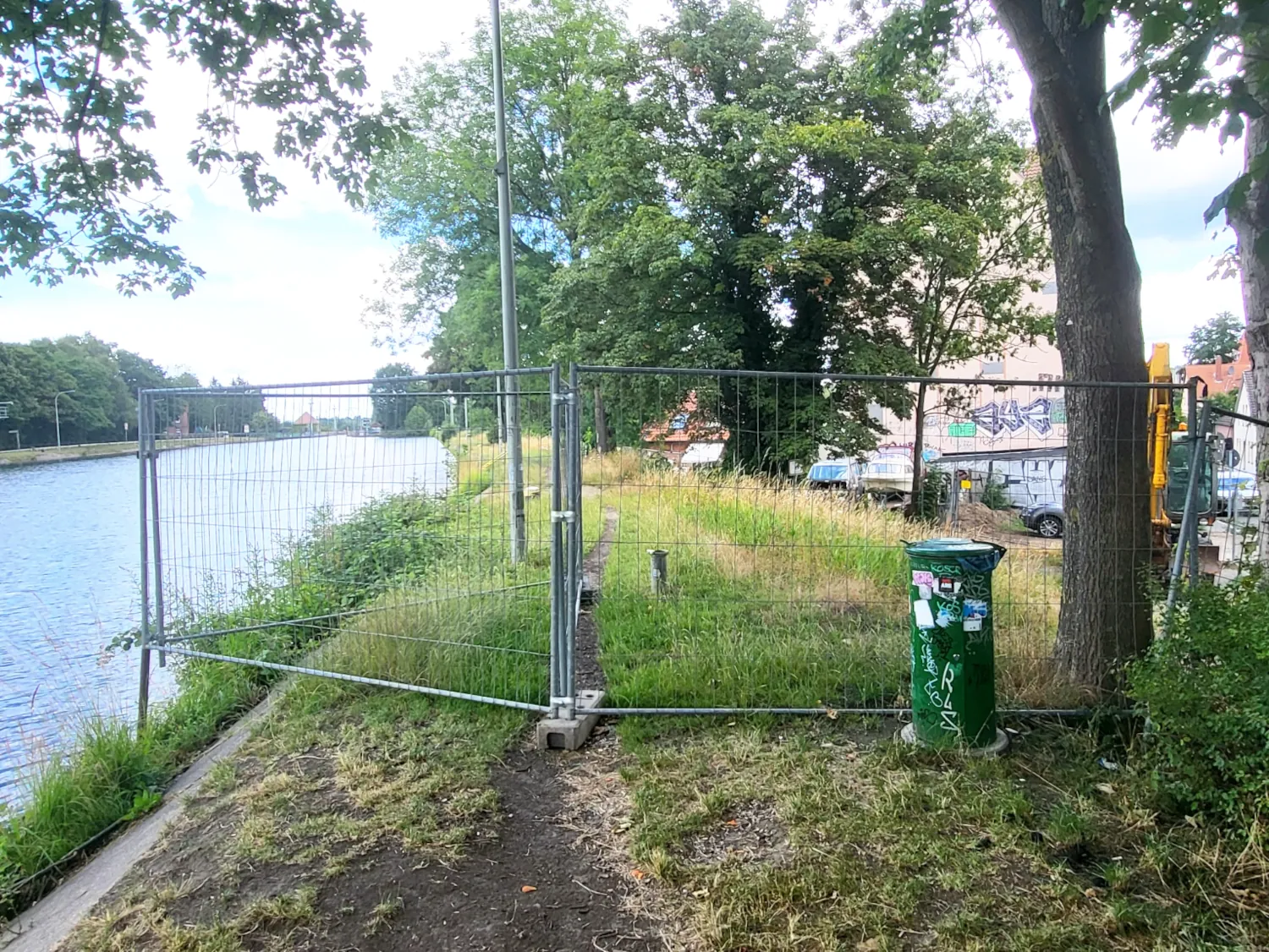 Uferweg am Stichkanal in Limmer gesperrt