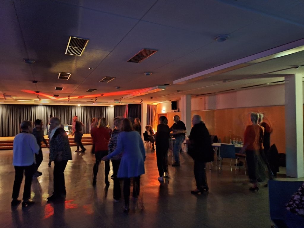 Tanztee Party für Menschen ab 60 Jahren