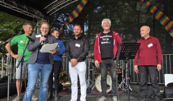 Schulleiterin Jessica Welzel dankte dem Förderverein und den für die Mitwirkung bei der Organisation des Festes