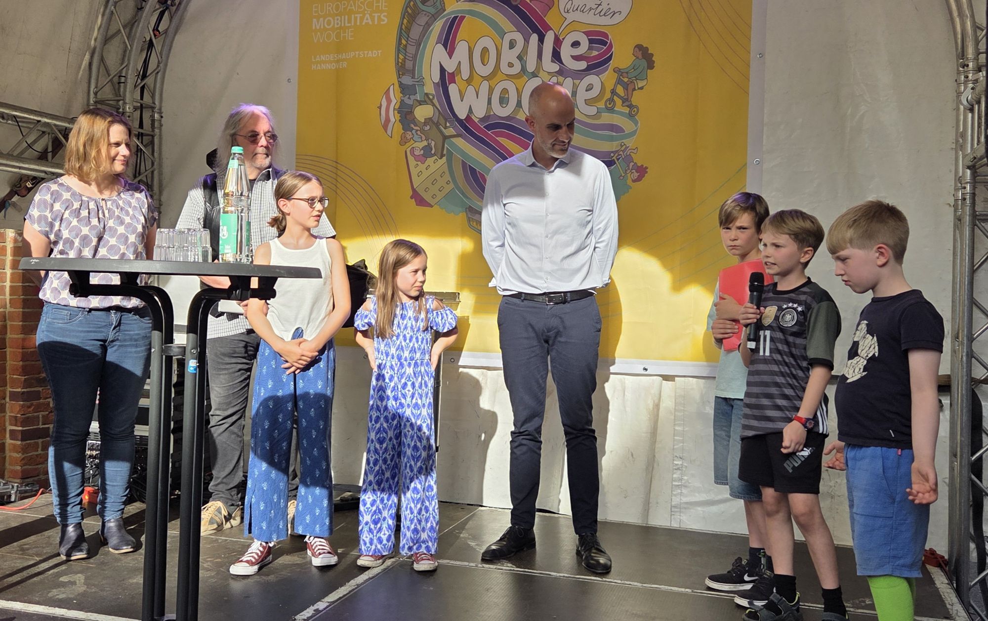 OB Onay, Kultusministerin Hamburg, Bürgermeister Grube und Kinder der GS Lindener Markt