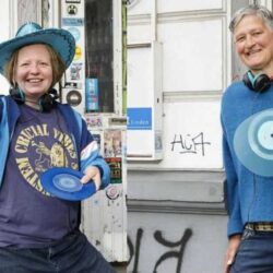 DJ-Set, Flohmarkt und "Finissage der Schlumpf-Ausstellung"