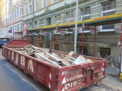 Bauschuttcontainer vor Badenstedter Straße 6