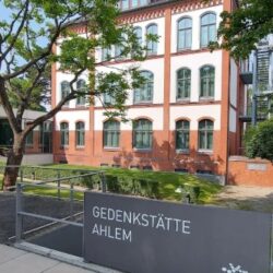 Zwischen Anpassung und Zivilcourage Rechtes Gedankengut erkennen und Haltung zeigen