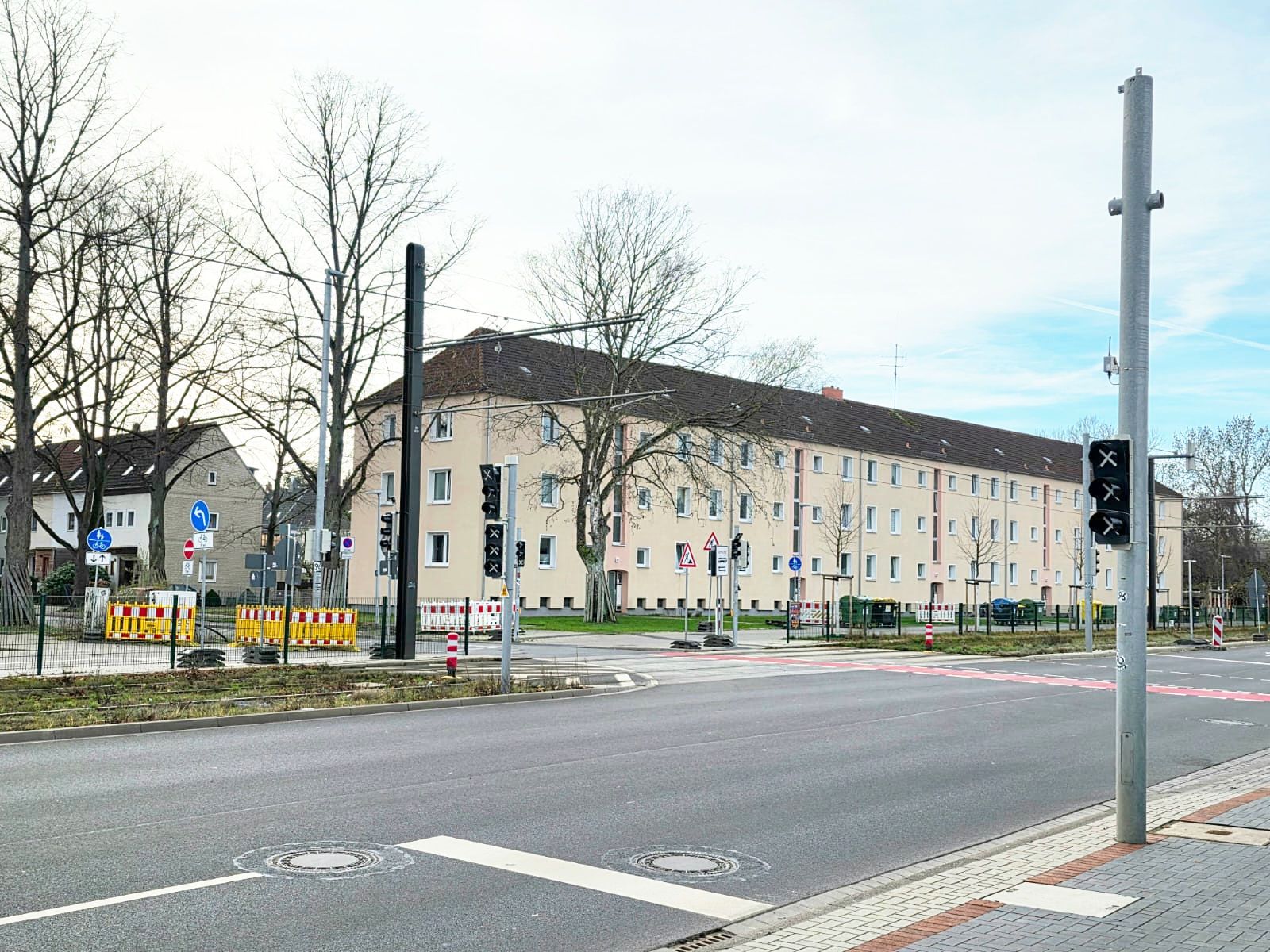 Unfertige Ampel Petermannstraße Ecke Badenstedter Straße