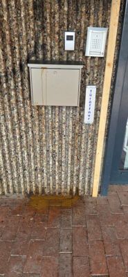 Fäkalien im Briefkasten