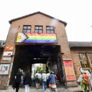 Linden-Nord: Federn, Samt und Seife