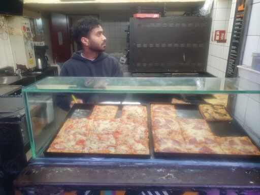 Pizza Güneş - Leckeres vom Blech zu moderaten Preisen
