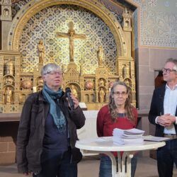 im Gespräch v.l.: Rita Otte (seit 1997 dabei), Ina Lüdecke (seit 1981 dabei) und Michael Last.