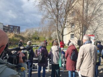 Filmarbeiten auf der Gedenkfeier in der Wasserstadt Limmer am 10.04.2026