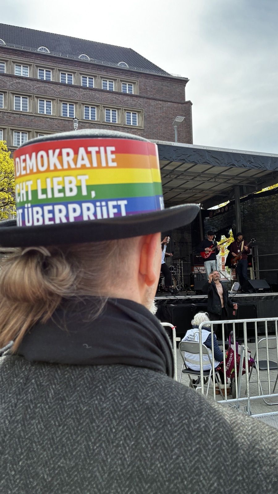 Niedersachsen prüft! PRÜF-Demo setzt Zeichen für wehrhafte Demokratie